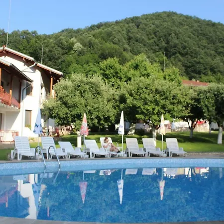 Отель By The River Complex Balkanets (Lovech)