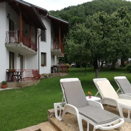 By The River Complex Otel Balkanets (Lovech)